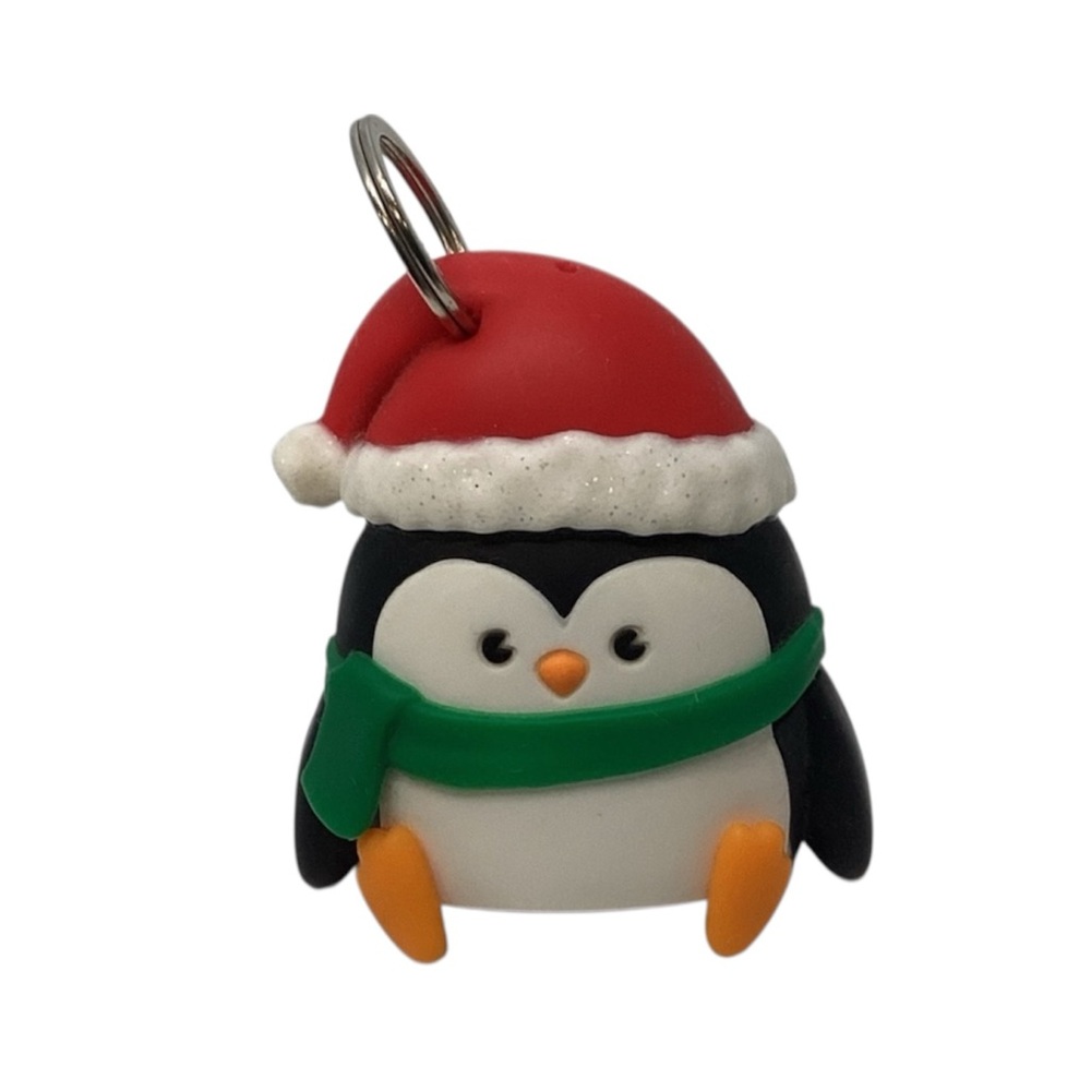 🌺 FREE with any purchase ⭐️ Bath & Body Penguin Keychain with Santa Hat